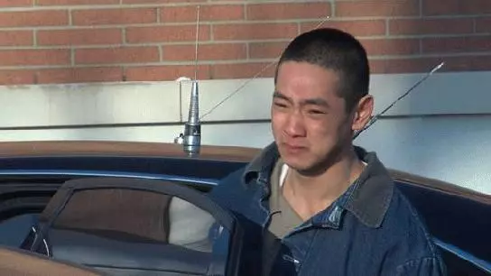19歲富二代「連開數槍打死父親」全民怒轟!法官細看後...判決震驚全球:「當庭無罪釋放!」