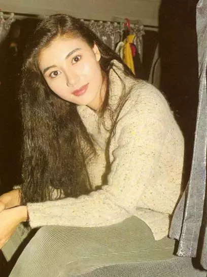 46歲最美港姐「李嘉欣」近照曝光!嫁給百億富豪的她「胖成球」... 幸福婚姻羨煞眾人!