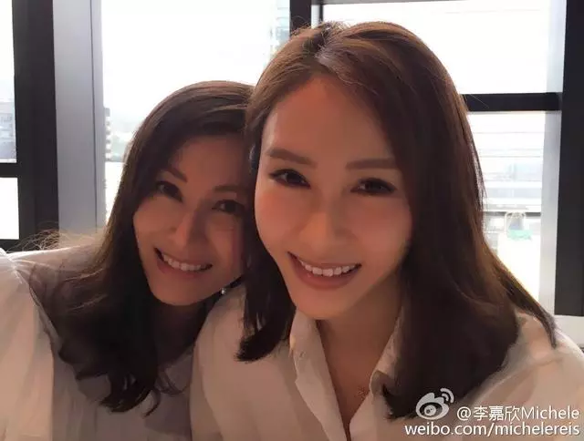 46歲最美港姐「李嘉欣」近照曝光!嫁給百億富豪的她「胖成球」... 幸福婚姻羨煞眾人!