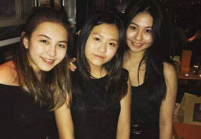邱淑貞20歲女兒近照曝光!一身「粉」搭鬆糕鞋,被人們覺得十分耀眼