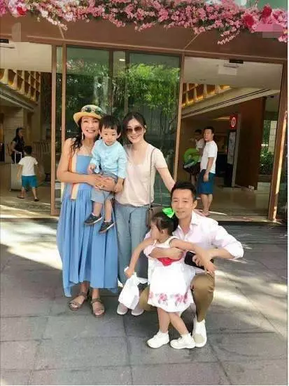 8年婚爆危機!S媽認了:經營兩地婚姻不容易「他們吵不停」,大S爆自動提出離婚