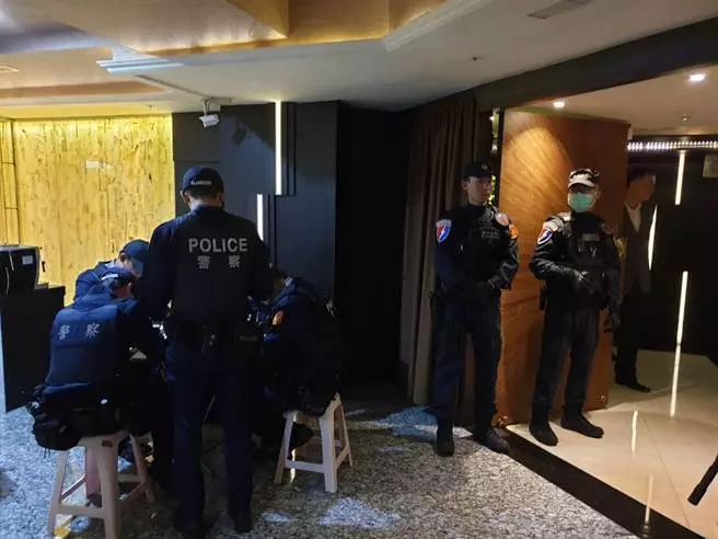 嚇阻暴力事件發生 北市警局長率隊赴酒店擴檢