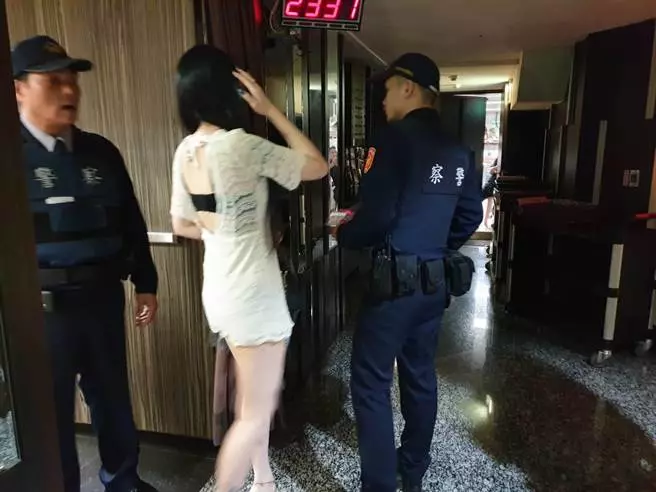 嚇阻暴力事件發生 北市警局長率隊赴酒店擴檢