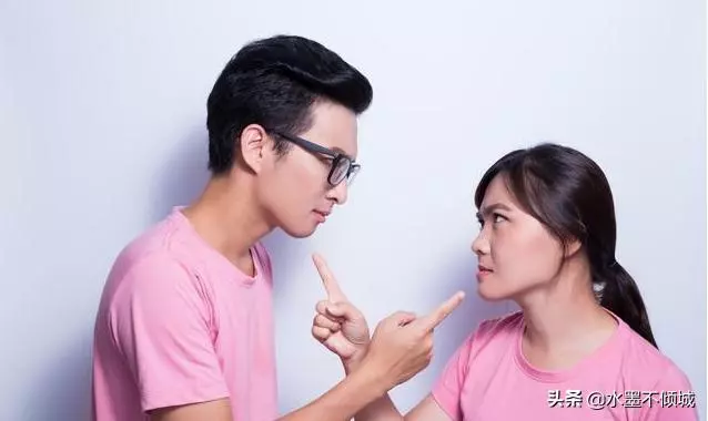 母親因反對兒子離婚,被上位小三刁難,帶著學區房跟前兒媳生活