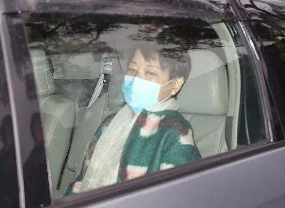 確診患子宮癌!TVB老戲骨瞞家人獨自面對開刀及化療:生不如死