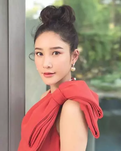 毒癮害死人!昔日泰國女星「月入幾十萬」如今邋遢慘淪街邊「哀求翻身機會」…