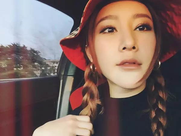 毒癮害死人!昔日泰國女星「月入幾十萬」如今邋遢慘淪街邊「哀求翻身機會」…