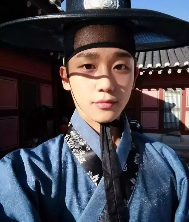 明明可以靠爸爸,卻偏偏要靠才華!這幾位韓星的家世,真嚇人!