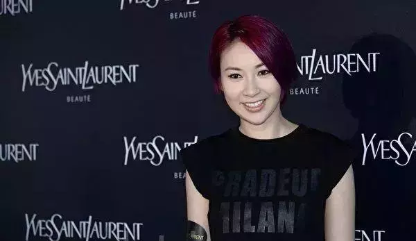 因錢反面!39歲TVB「拿督女」與男友人割席:浪費時間又損失金錢!