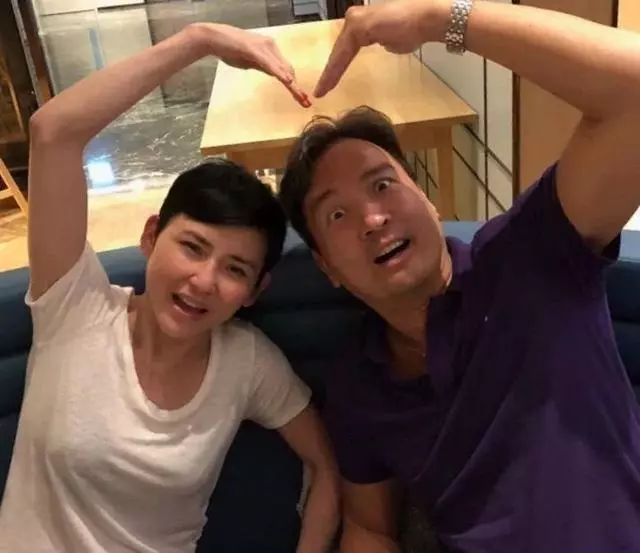 已經是兩個孩子的奶奶!55歲影后不避嫌再曬與緋聞男友合照惹關注~