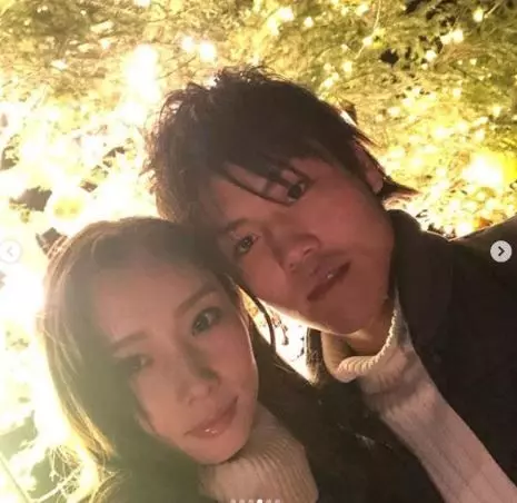 媽媽拿熱水燙傷女兒 ,拿塑膠袋包住後就和男友出門去玩,5歲哥向鄰居求救