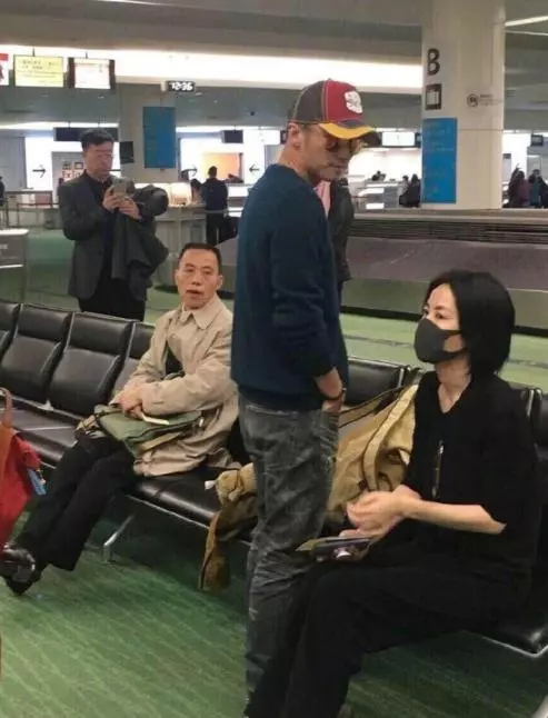 謝霆鋒隱瞞了12年的話,終於公之於眾,張柏芝聽了後感動落淚!