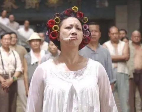她是功夫女星第一人,周星馳三顧茅廬才重出江湖,如今大變樣!