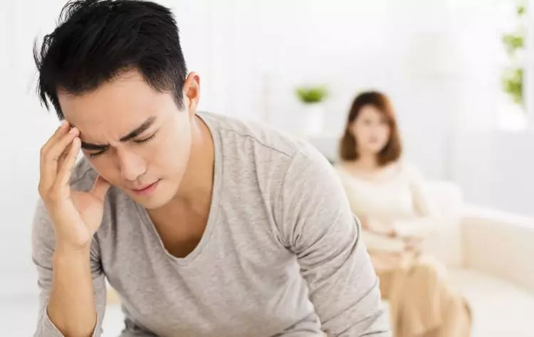 前妻給我戴綠帽子離婚,我媽去前妻家看了一眼孫子,回來要我復婚
