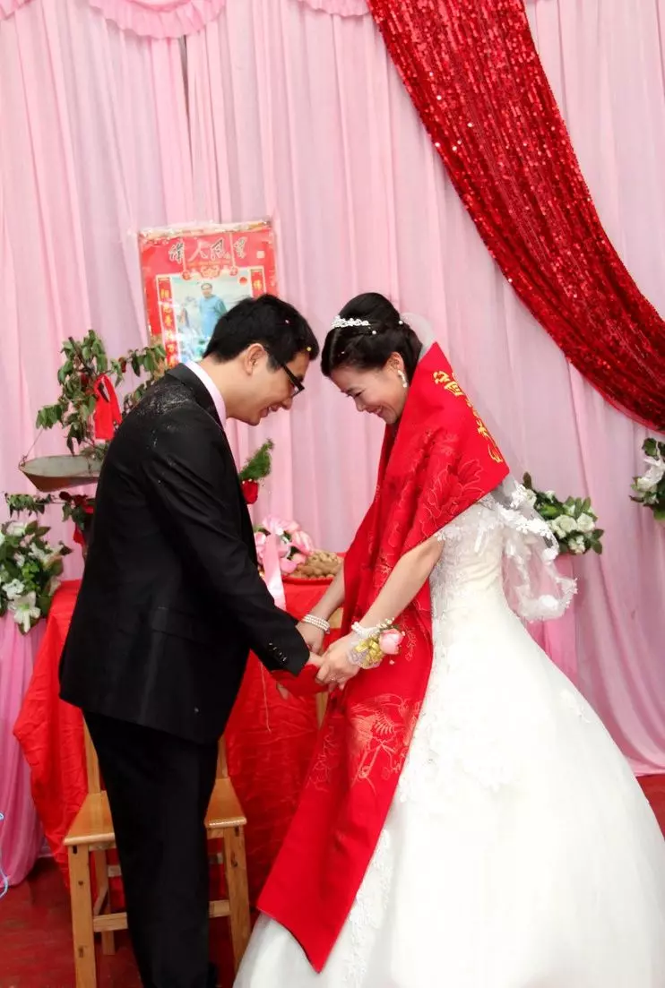 我結婚同學隨禮六百,他結婚我回禮六百,第二天收到信息,俺傻住