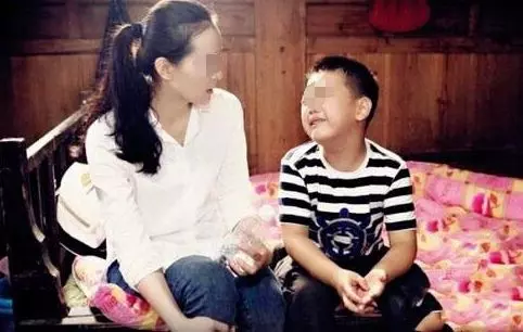 我帶著兒子再嫁,飯桌上兒子被婆婆打,老公說句話,讓我徹底絕望