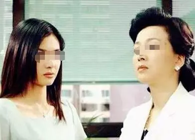 我帶著兒子再嫁,飯桌上兒子被婆婆打,老公說句話,讓我徹底絕望