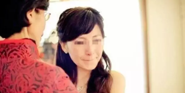 我帶著兒子再嫁,飯桌上兒子被婆婆打,老公說句話,讓我徹底絕望