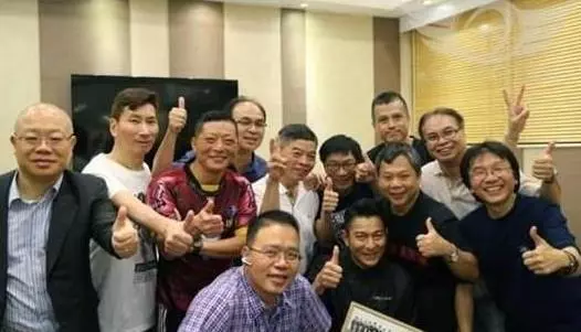 如果你同學成了明星,聚會你還敢去嗎?看完照片,不敢了