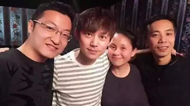 如果你同學成了明星,聚會你還敢去嗎?看完照片,不敢了