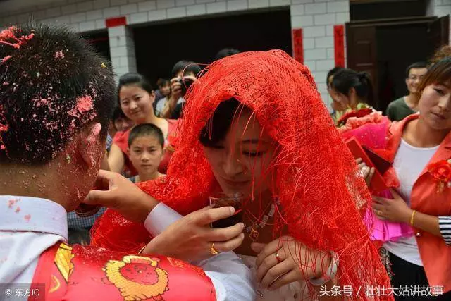母親:你不打她我無法消氣,兒子:錯不在我妻子,打她我家就散了