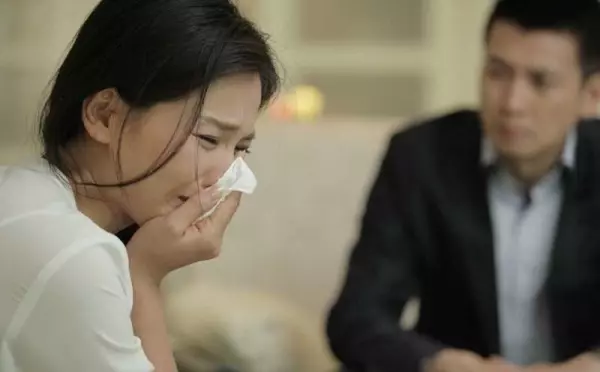 老婆為他生了三個小孩,他卻嫌棄她「又胖又醜」而狠心離婚!!結果一年後「再次巧遇」他竟後悔!