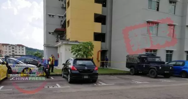 手握RM100鈔票 六旬婦跳樓身亡