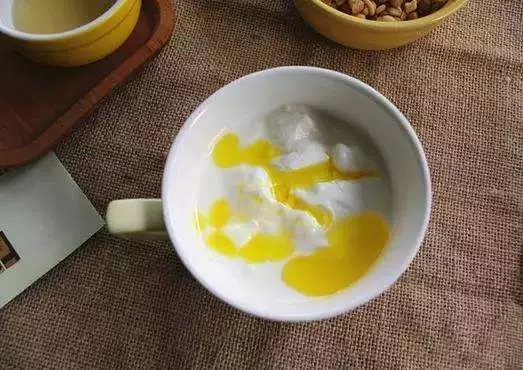 它是排毒「總開關」,每天拍這3處,排出血毒、腎毒、肝臟毒,不吃藥也能排得一乾二淨!