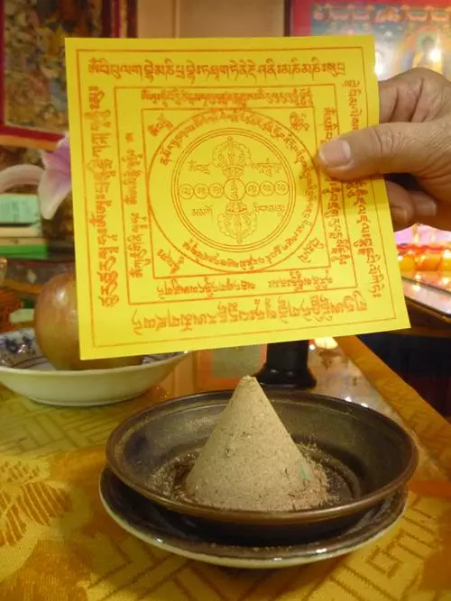 過年過節~祭拜祖先、父母,燒佛教「六道解脫咒輪」比燒紙錢的功效,更大上千倍萬倍