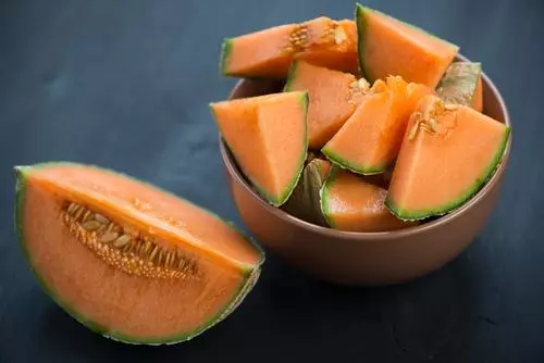 十種狗狗最喜歡的水果和蔬菜,狗狗雖然愛吃肉,也要給它們喂蔬果