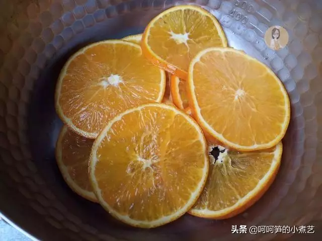 當小清新的橙子遇上軟乎乎的蛋糕,讓你吃一次就愛上它的獨特味道