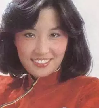 65歲沈時華遭遇渣男,未婚生女後竟被無情誹謗,淚灑現場!22年後她和女兒近照曝光,網友:苦盡甘來!
