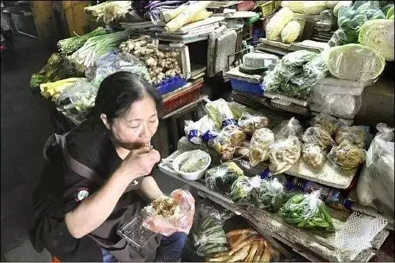 台東菜販當年「捐1000多萬」被邀情上《時代》雜誌!如今7年過去,「近況曝光」