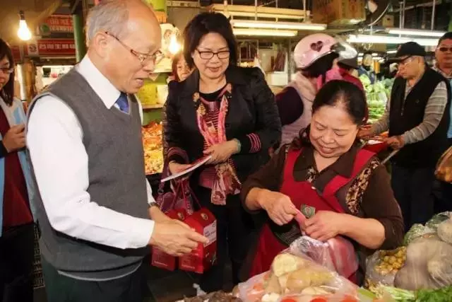 台東菜販當年「捐1000多萬」被邀情上《時代》雜誌!如今7年過去,「近況曝光」