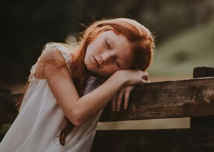 孩子炫富「家住大別墅」,被人拆穿超尷尬!如何給他正確的三觀?