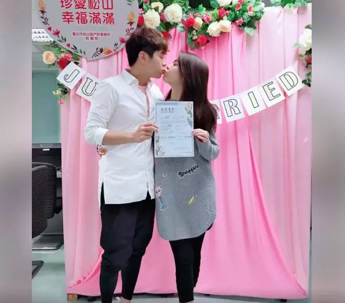 白家綺從小擺地攤「離婚外遇前夫背債600萬」 如今熬出頭「帶2女兒」幸福閃嫁!