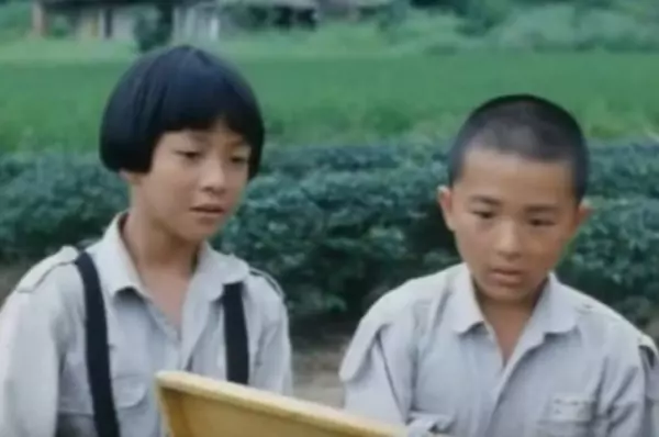 11歲搭檔周潤發,如今魯冰花小童星長大了!39歲的他消失演藝圈13年,現在變大帥哥,不當明星竟過這樣生活