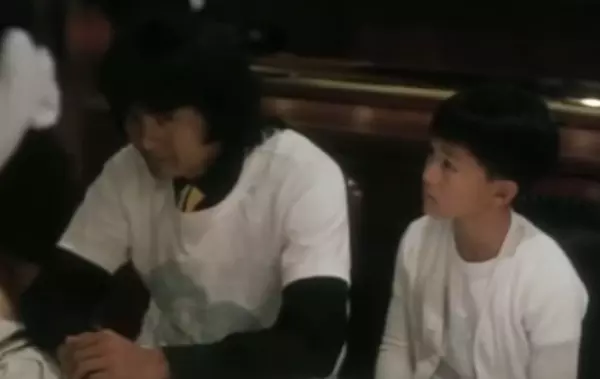 11歲搭檔周潤發,如今魯冰花小童星長大了!39歲的他消失演藝圈13年,現在變大帥哥,不當明星竟過這樣生活