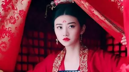 天生「鳳凰命」的7大生肖女!