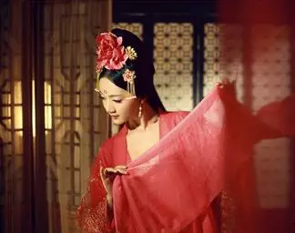 天生「鳳凰命」的7大生肖女!