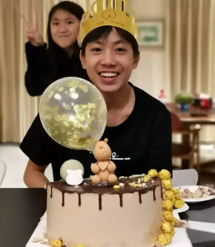 17歲榜上48歲大導演,連生2子1女才被扶正,今38歲幸福美如少女!