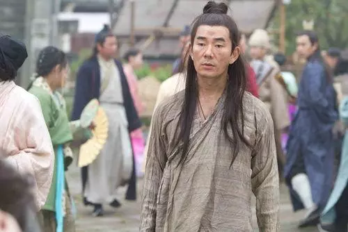 農村小夥家徒四壁,娶不起老婆,寧願打光棍也不賣牛,被罵傻子,誰知老牛死後告訴他一個秘密讓他暴富!