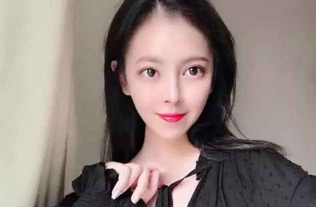 《長江七號》反串做有錢小校霸 十年後靚相曝光網民嘆女大十八變