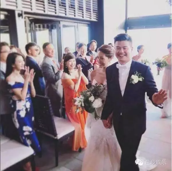她18歲就紅遍台灣,24歲放棄事業跟富豪私奔,30歲不顧子宮出血救下被綁丈夫...原來她就是...