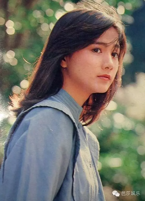 她18歲就紅遍台灣,24歲放棄事業跟富豪私奔,30歲不顧子宮出血救下被綁丈夫...原來她就是...