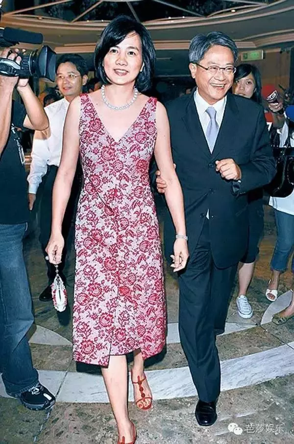 她18歲就紅遍台灣,24歲放棄事業跟富豪私奔,30歲不顧子宮出血救下被綁丈夫...原來她就是...