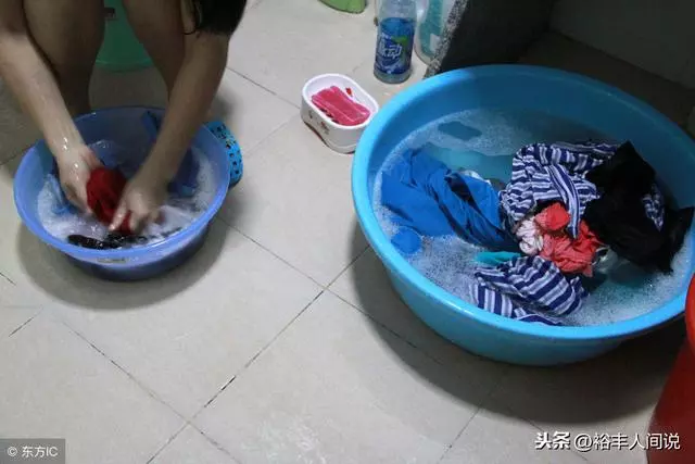女孩為照顧植物人男友,與父親斷絕關係,最終離婚被要求留銀行卡