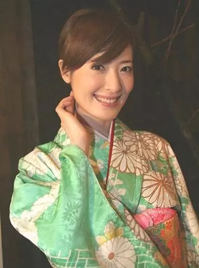 記得42歲日本第一美胸楊思敏嗎!切掉胸部、事業高峰退出演藝圈的她,如今過這種生活!