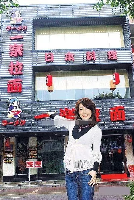 記得42歲日本第一美胸楊思敏嗎!切掉胸部、事業高峰退出演藝圈的她,如今過這種生活!