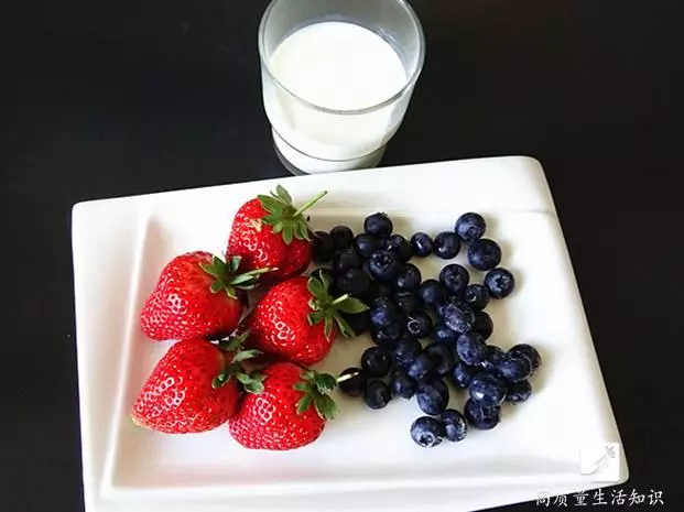 家裡的製冰盒不要扔了!她將「米飯倒進冰塊盒」5分鐘後奇蹟就出現了……
